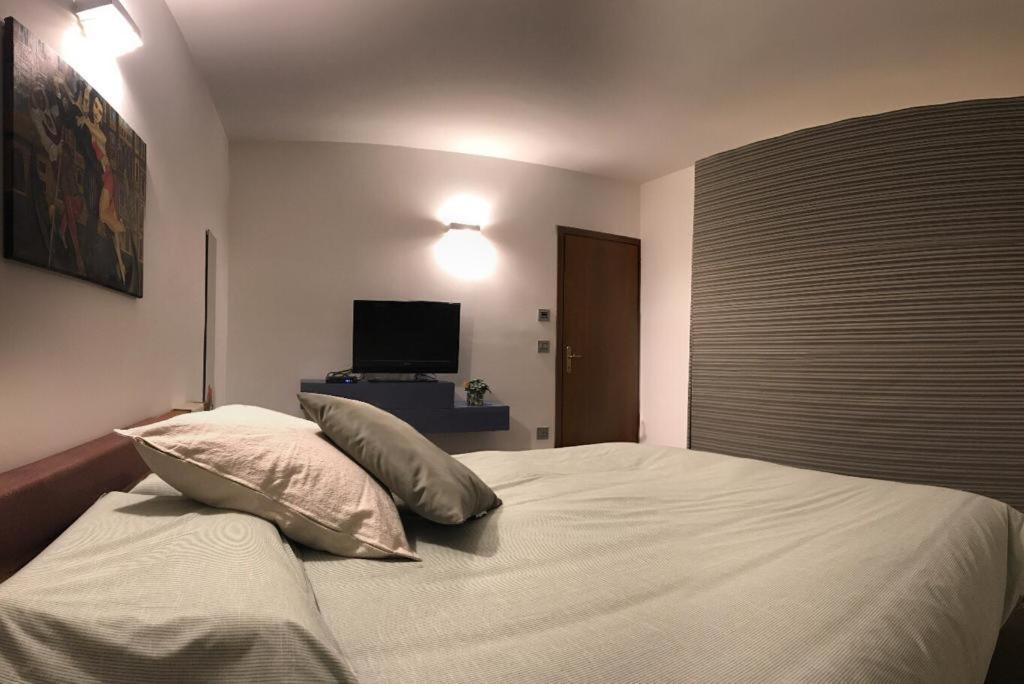 Nifty Intera Villa Con Piscina Relax, Idromassaggio E Sauna Muscletto Eksteriør bilde